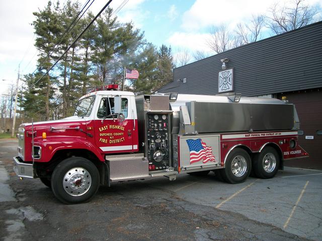 Tanker 3933 - 1990 International/US Tanker, 500gpm, 3500 Gallons