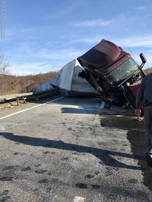 11/30/2017 I-84 trailer hang over bridge 