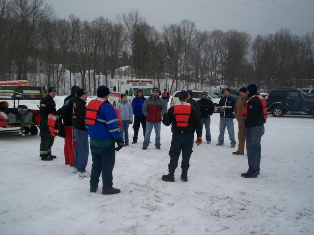 ICE RESCUE DRILL 2/5/11 RED WING PARK