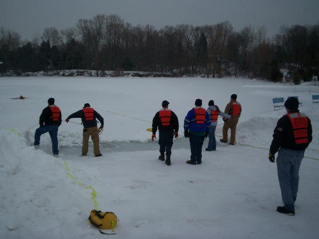 ICE RESCUE DRILL 2/5/11 RED WING PARK