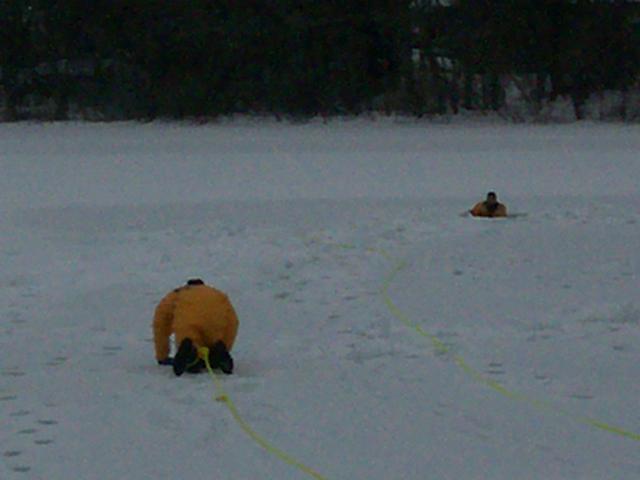 ICE RESCUE DRILL 2/5/11 RED WING PARK