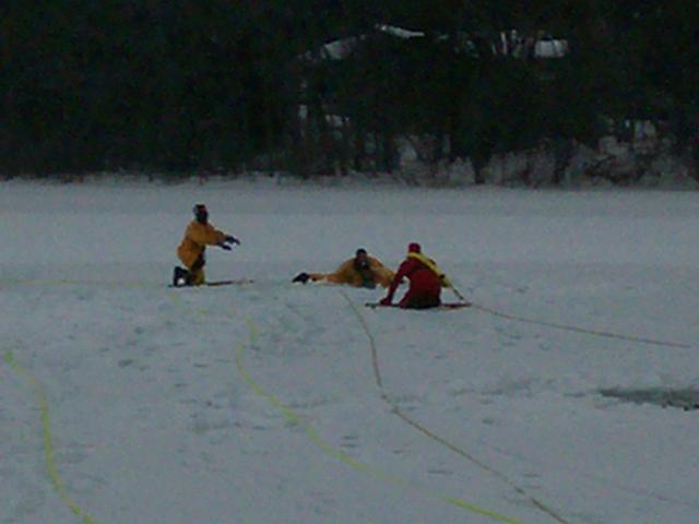 ICE RESCUE DRILL 2/5/11 RED WING PARK