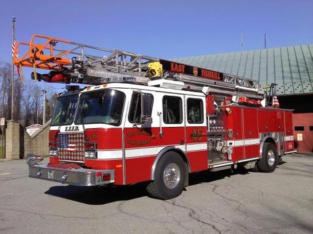 Ladder 3945 - 1999 E-One, 75' Aerial, 1250gpm, 500 Gallons